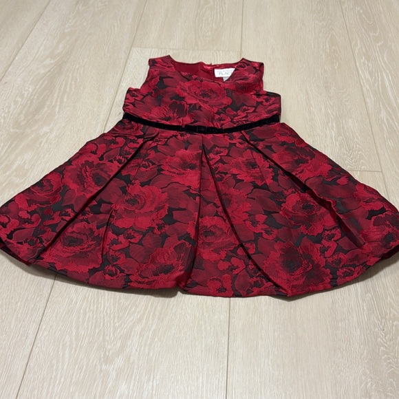 3/$10 The Children’s Place 4T Black And Red Floral Dress - Picture 3 of 9